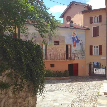Contempora - Ca' Brenta Fresco Apartment San Fedele Intelvi
